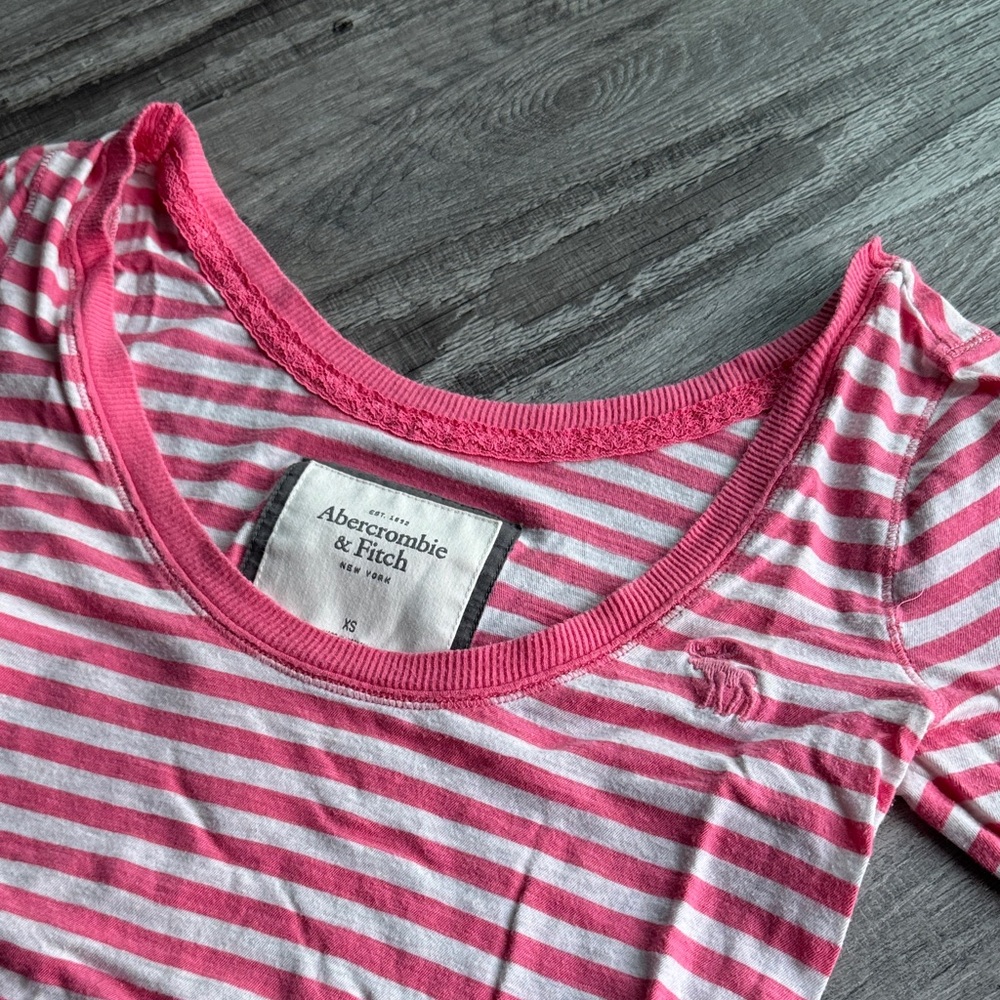 🌸 Abercrombie & Fitch Women XS Pink & White Striped LOGO Vintage Top 🌸 Y2K Cute
